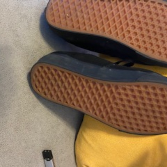 Vans - Picture 2 of 4